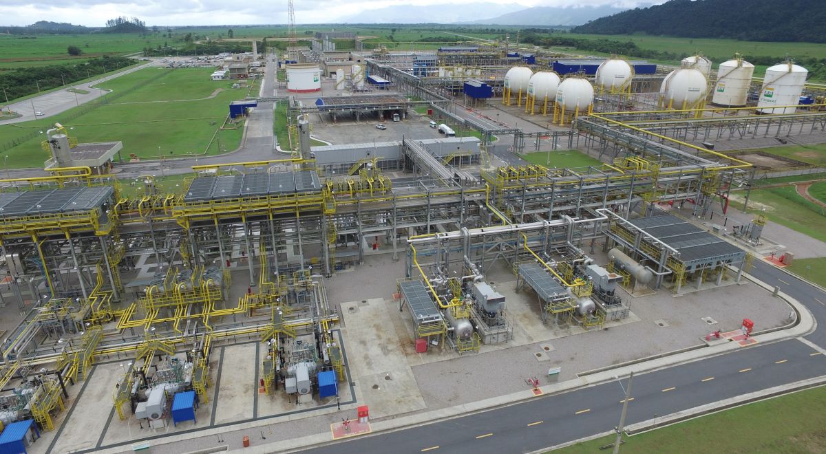Фото газоперерабатывающего завода Petrobras, сделанное с помощью дрона